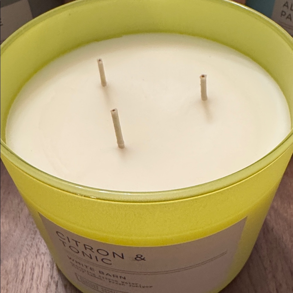 BBW / White Barn New 3-Wick Candle, Citron & Tonic - Discontinued - Picture 2 of 5
